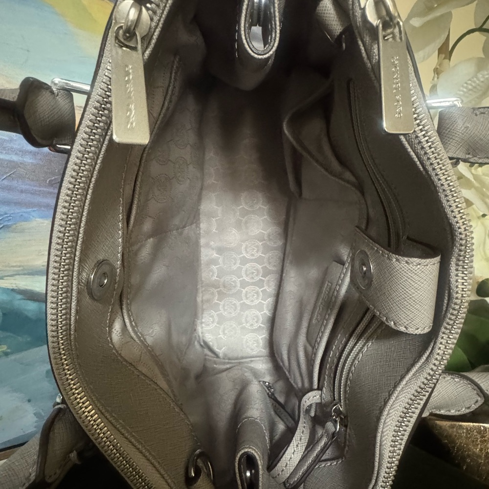 Michael Kors Elegant Gray Satchel Set - Picture 8 of 11